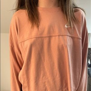 Mauve Nike longsleeve and shorts matching set